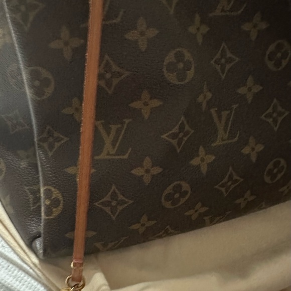 Louis Vuitton Artsy - Picture 16 of 16